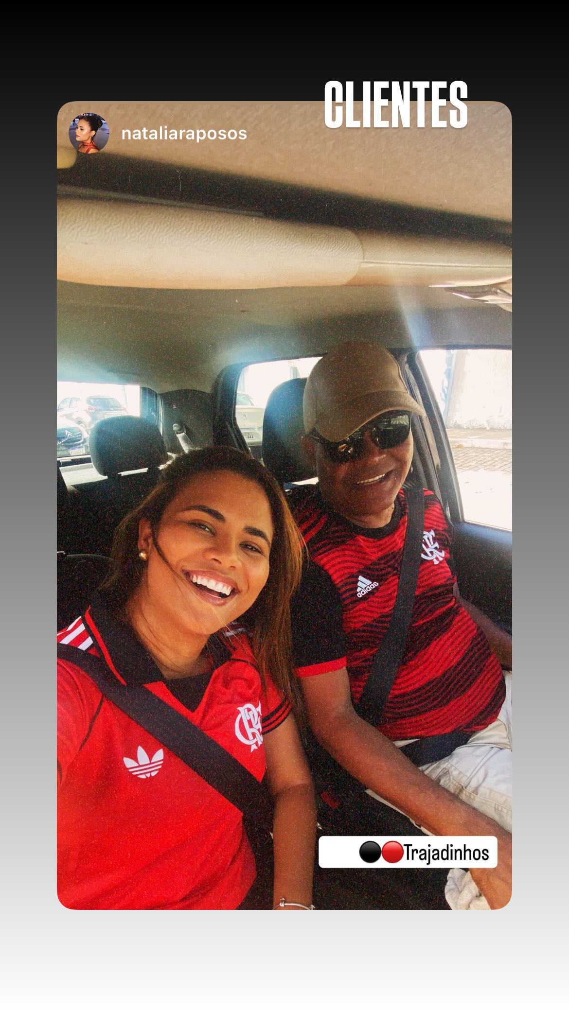 Clientes da Marinho's Imports com camisas do Flamengo